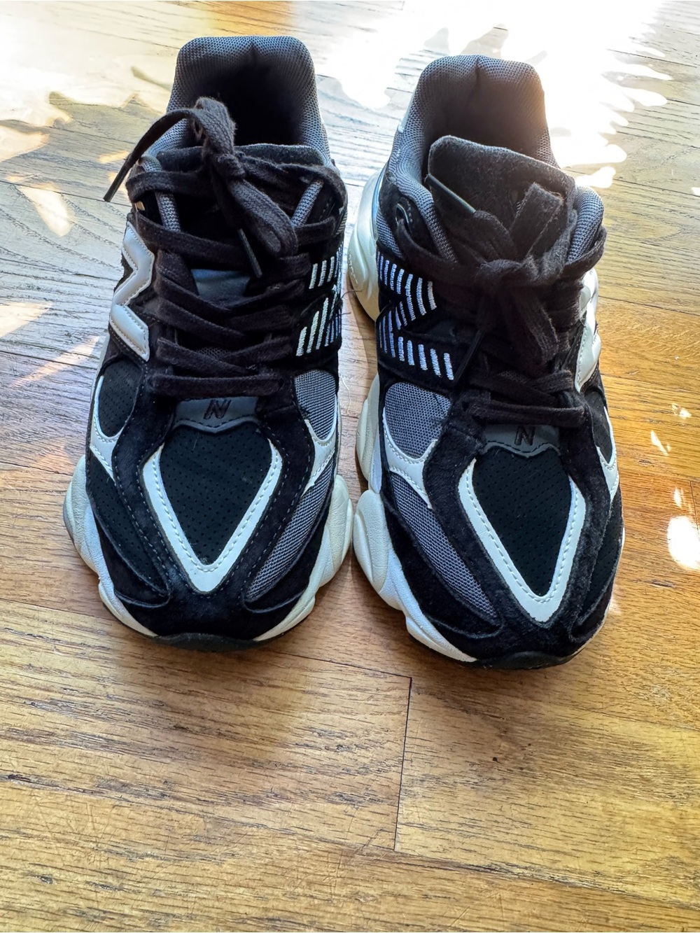 New Balance 9060 Black/White Sneakers – Men’s 6.5 / Women’s 8 - Picture 6 of 6